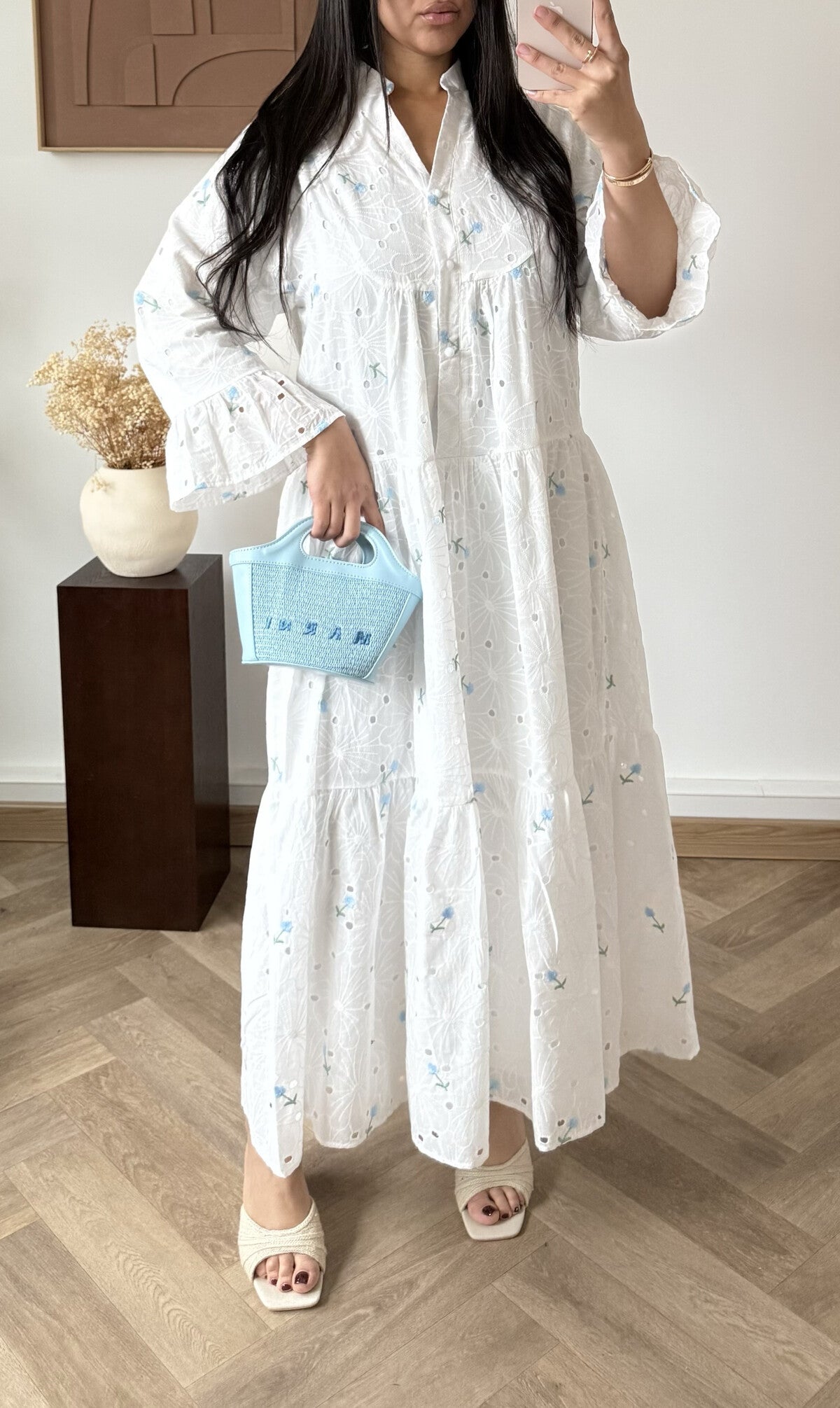Robe Zuhur avec broderie florale